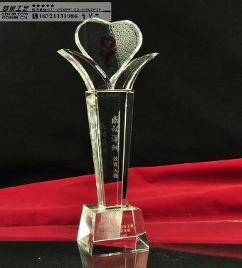 北京水晶奖杯订做 运动会表彰与企业年会庆典的理想选择